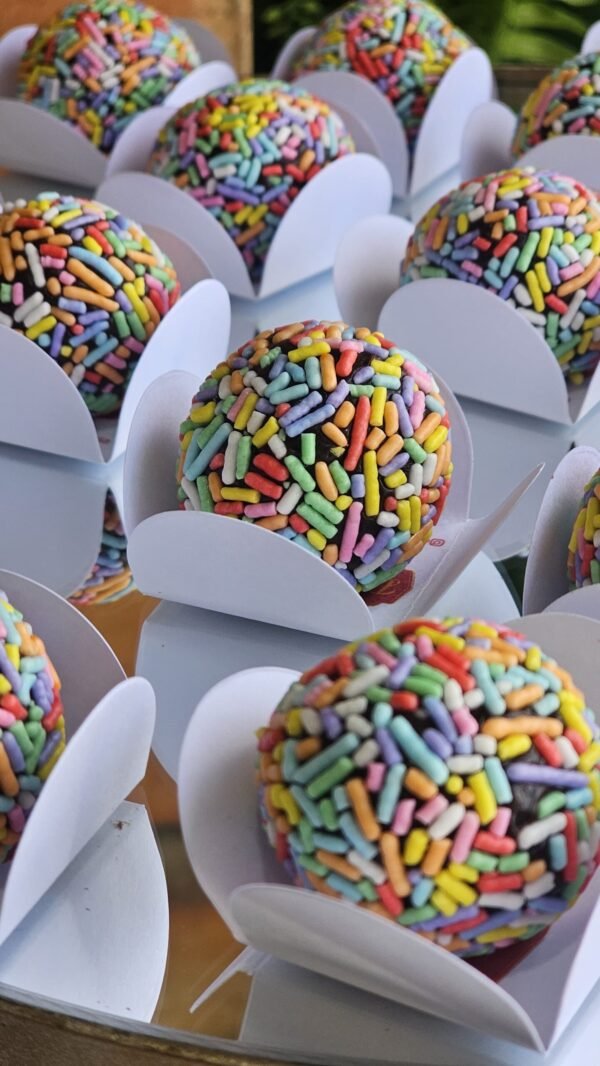 Brigadeiro colorido