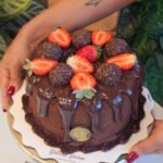 Bolos Vulcão de Chocolate com Morango