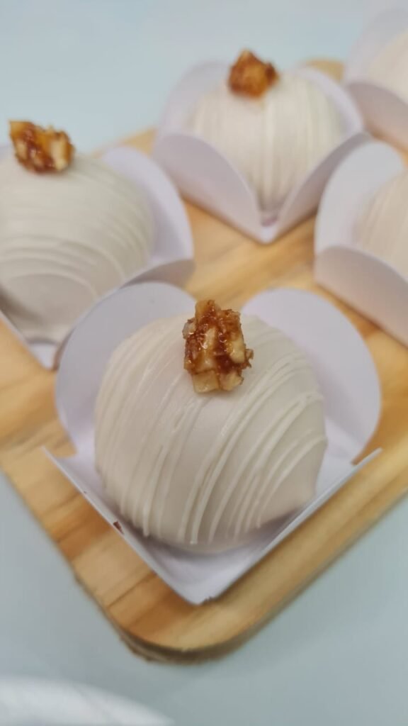 Bombom de Chocolate Branco com Crocrante.