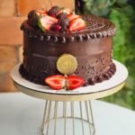 Torta Suculenta de chocolate com Morango