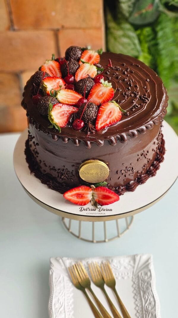 Torta Suculenta de chocolate com Morango