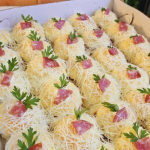 Mini sanduíche de salame